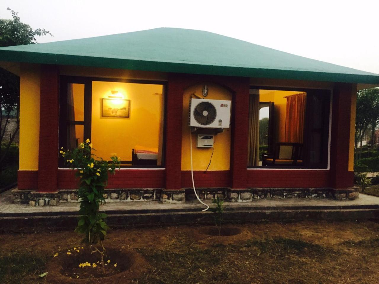 Tusk And Roar Corbett Resort Dhela Exterior foto